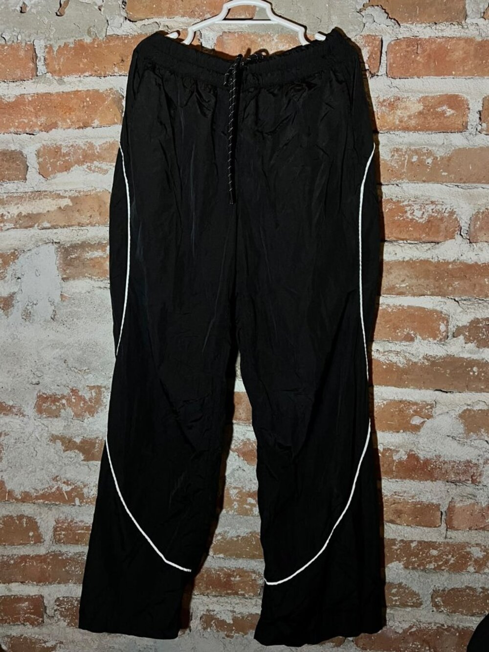 Avia Women's Black Nylon Track Pants Windbreaker Joggers Size L (12-14)